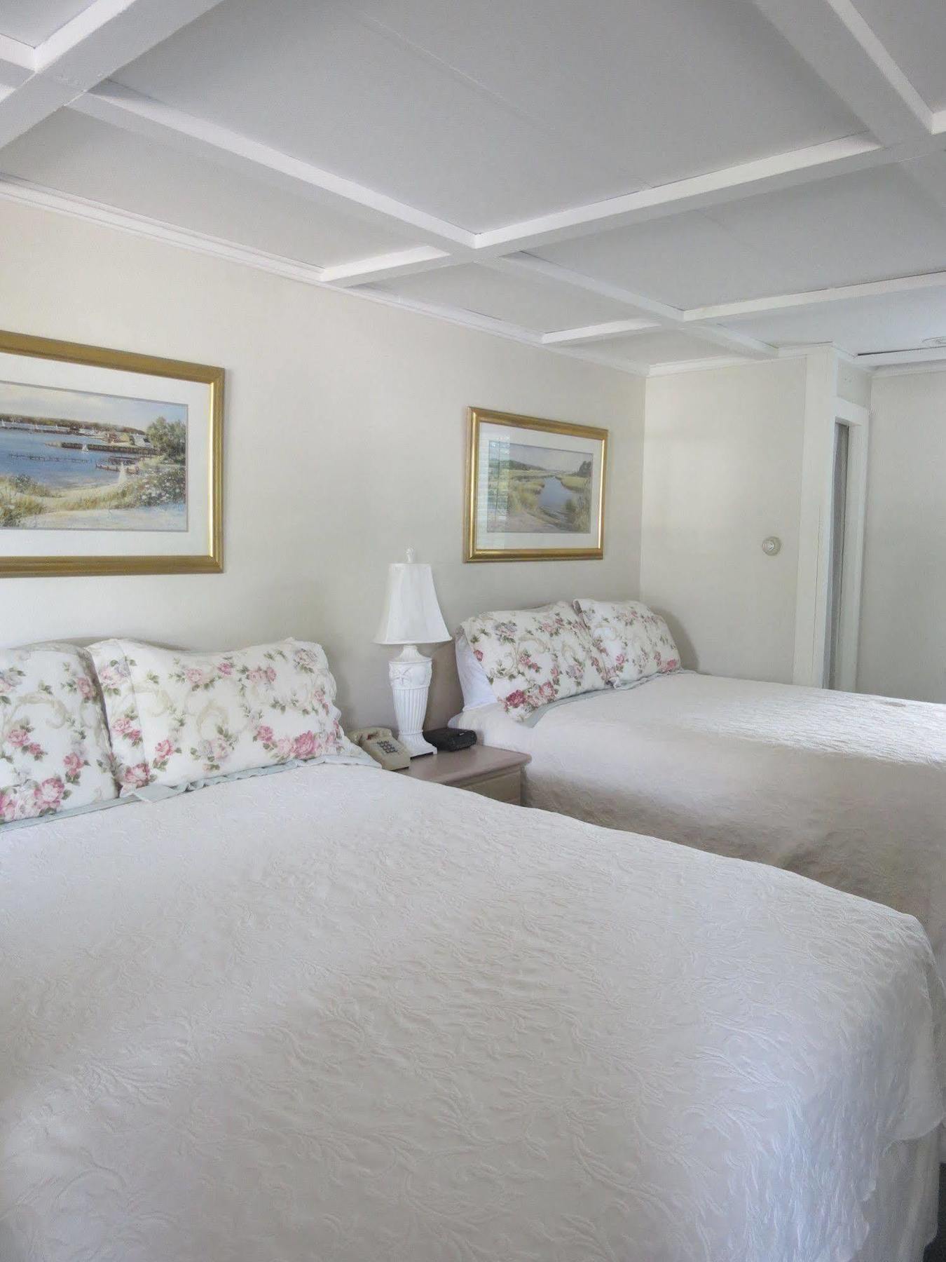 Shoreway Acres Inn Falmouth Esterno foto